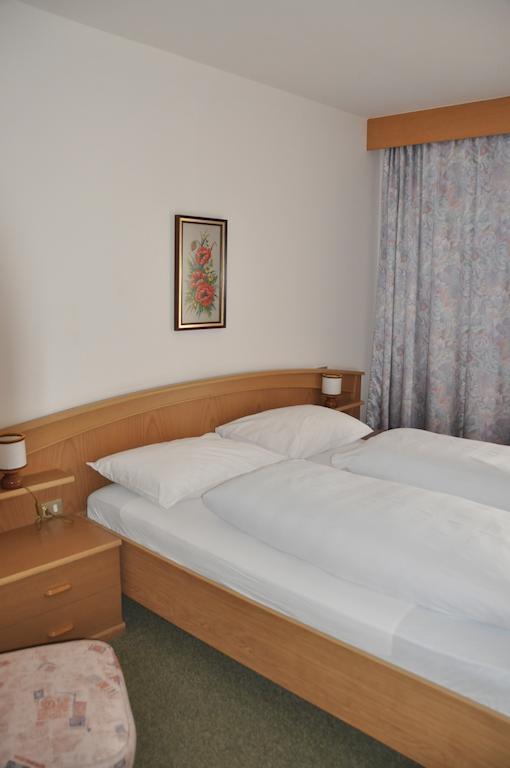 Garni Kofler Hotel Tirolo Exterior photo