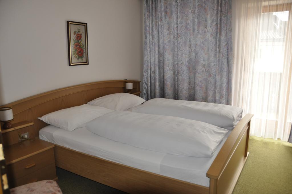 Garni Kofler Hotel Tirolo Exterior photo