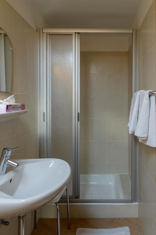 Garni Kofler Hotel Tirolo Room photo